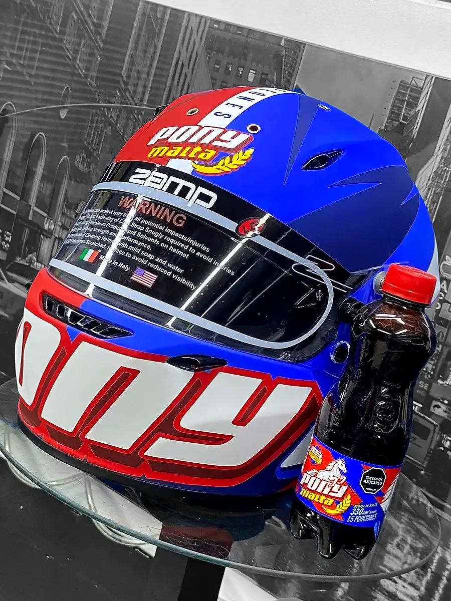 Casco personalizado en Bogotá con pintura premium por 89 Estudio
